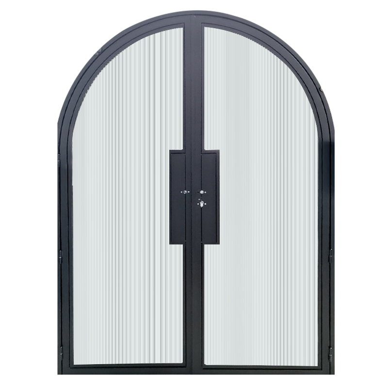 Lofttür mit Rundbogen aus Stahl und Glas